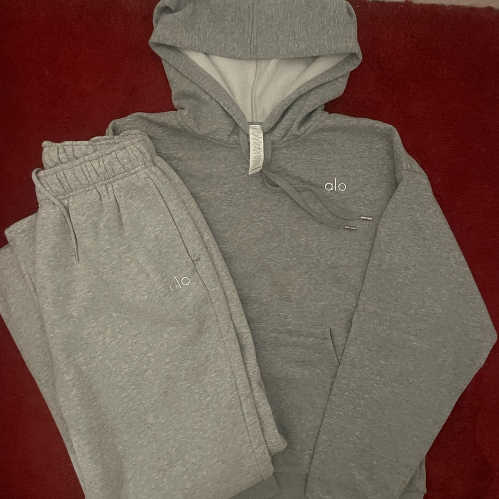 ALO Yoga Gray Apparel